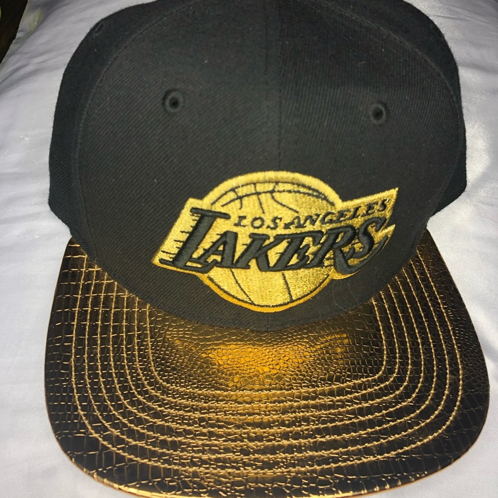 Gold Los Angeles Lakers ‘47 Hat